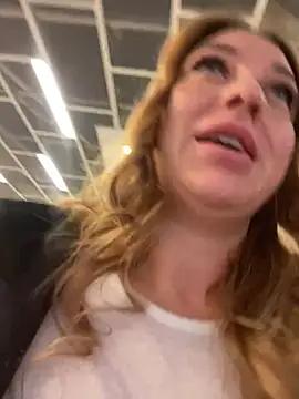 Snapshot of Sweet___Emily chatting on January 2025 02:51:02 PM Sweet Emily online show from January 2025 02:51:02 PM