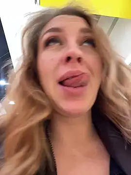 Snapshot of Sweet___Emily chatting on January 2025 02:35:01 PM Sweet Emily online show from January 2025 02:35:01 PM