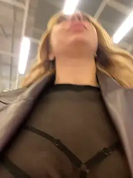 Snapshot of Sweet___Emily chatting on February 2025 02:27:01 PM Sweet Emily online show from February 2025 02:27:01 PM