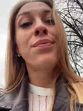 Snapshot of Sweet___Emily chatting on March 2025 01:12:01 PM Sweet Emily online show from March 2025 01:12:01 PM