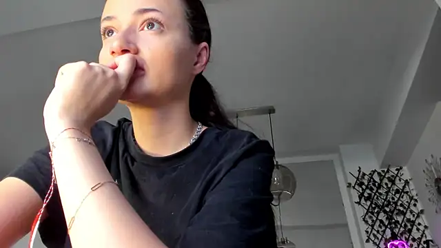 IreneVON online show from March 2025 05:33:01 AM