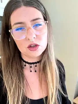 Snapshot of sophielove888 chatting on November 2025 06:52:01 PM sophielove888 online show from November 2025 06:52:01 PM