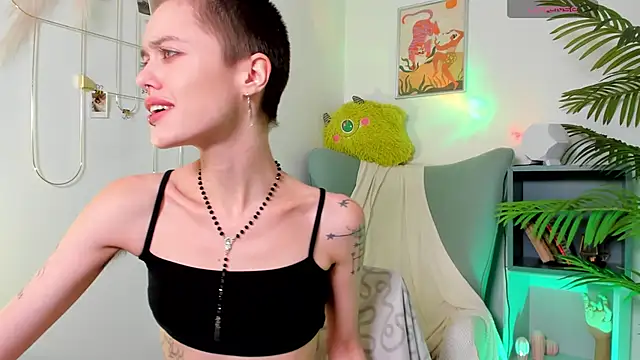 PamelaYong online show from February 2025 01:41:02 PM