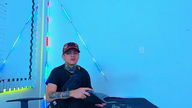 HOT boy2025 online show from September 2025 11:43:01 PM