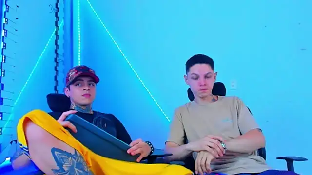 HOT boy2025 online show from October 2025 03:49:02 AM