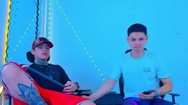 HOT boy2025 online show from October 2025 01:28:02 AM