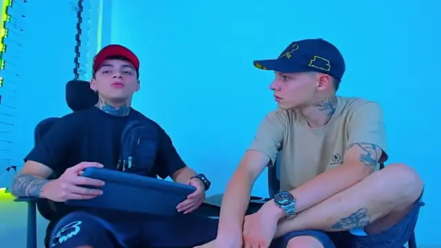 HOT boy2025 online show from November 2025 04:33:02 AM