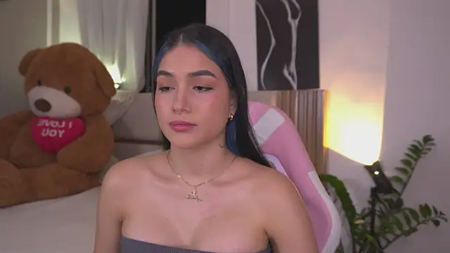 AnnyHizzle online show from May 2026 01:35:01 AM