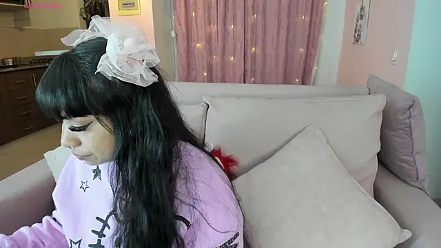 Snapshot of zoesullivan chatting on January 2025 09:19:02 AM zoesullivan online show from January 2025 09:19:02 AM