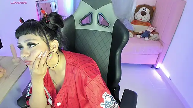 Snapshot of zoesullivan chatting on February 2025 10:07:02 AM zoesullivan online show from February 2025 10:07:02 AM