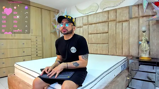 Snapshot of petterwilly1 chatting on November 2025 11:15:01 PM petterwilly1 online show from November 2025 11:15:01 PM