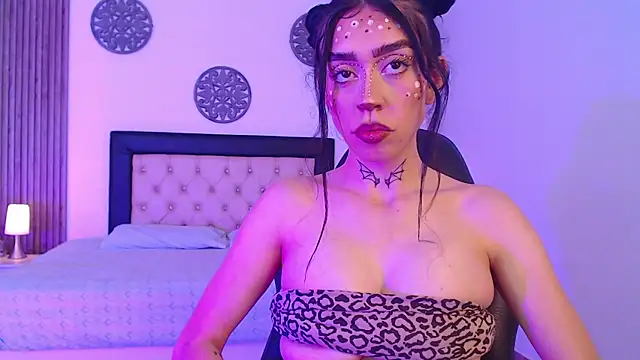 Julieta De Los Angeles online show from December 2025 02:40:01 AM