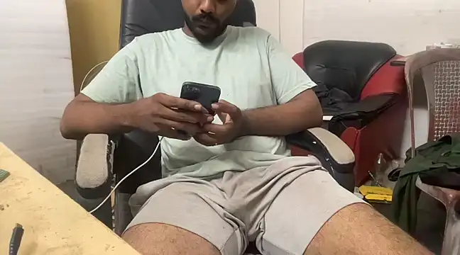 Snapshot of Hottest_Tamil chatting on March 2025 06:21:02 PM Hottest Tamil online show from March 2025 06:21:02 PM