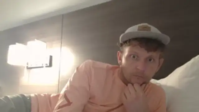 straightforward2324 online show from October 2025 04:14:01 AM