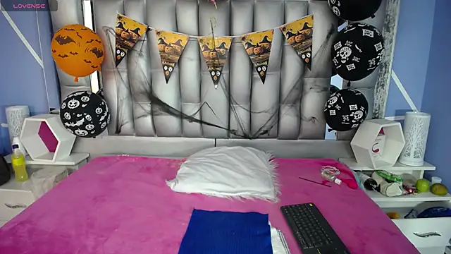 sophia ny online show from October 2025 01:37:01 PM