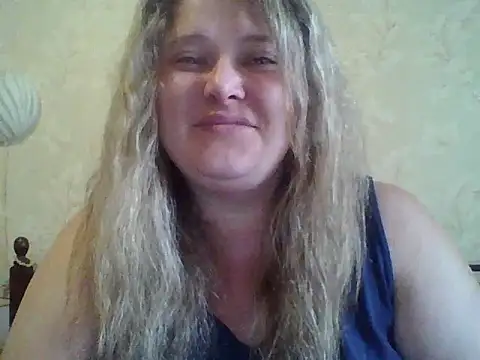 Snapshot of ParisMimi chatting on April 2026 10:41:02 AM ParisMimi online show from April 2026 10:41:02 AM