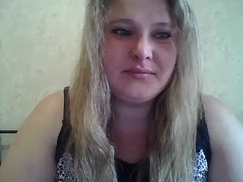 Snapshot of ParisMimi chatting on April 2026 09:04:01 AM ParisMimi online show from April 2026 09:04:01 AM