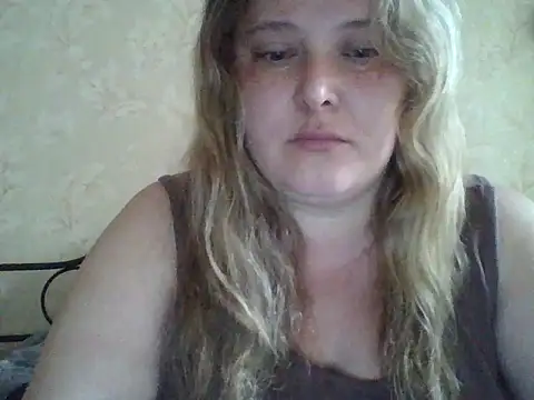 Snapshot of ParisMimi chatting on May 2026 07:36:02 AM ParisMimi online show from May 2026 07:36:02 AM