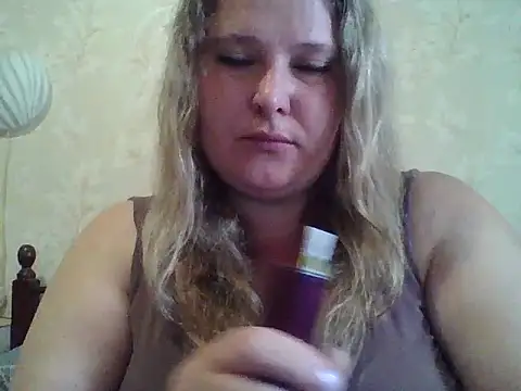 Snapshot of ParisMimi chatting on May 2026 07:15:02 AM ParisMimi online show from May 2026 07:15:02 AM