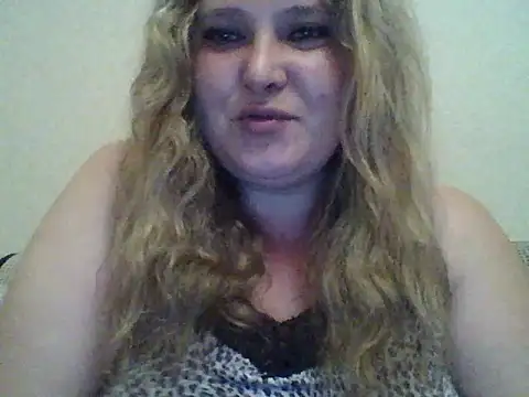 Snapshot of ParisMimi chatting on June 2026 09:14:01 PM ParisMimi online show from June 2026 09:14:01 PM