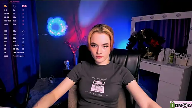 liana kisses online show from January 2025 11:55:02 PM