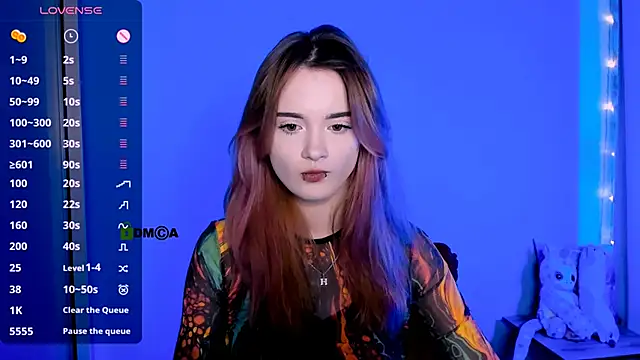 liana kisses online show from October 2025 06:50:01 PM