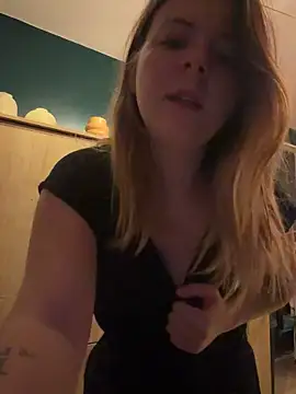 Snapshot of Nina_blain chatting on February 2026 05:48:01 AM Nina blain online show from February 2026 05:48:01 AM