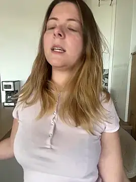 Snapshot of Nina_blain chatting on March 2026 10:31:02 AM Nina blain online show from March 2026 10:31:02 AM