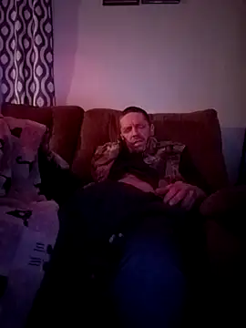 Snapshot of Bigloggz chatting on March 2026 06:42:01 AM Bigloggz online show from March 2026 06:42:01 AM