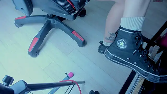 selene red  online show from November 2025 03:47:02 PM