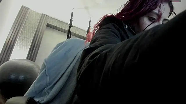 selene red  online show from November 2025 04:31:02 PM