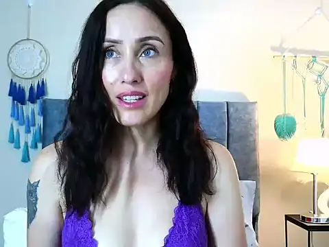 IberianMoonMK online show from September 2025 11:26:01 AM