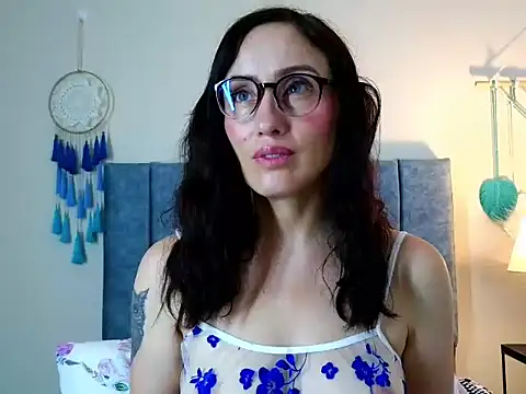 IberianMoonMK online show from September 2025 11:37:01 AM