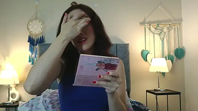 IberianMoonMK online show from February 2026 06:04:01 PM