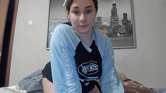 Snapshot of LunaWines chatting on September 2025 07:02:02 PM LunaWines online show from September 2025 07:02:02 PM