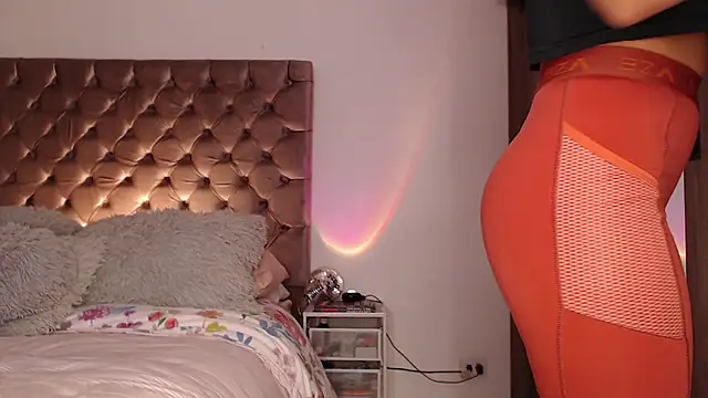 Roussmariehenao online show from April 2026 11:07:02 PM