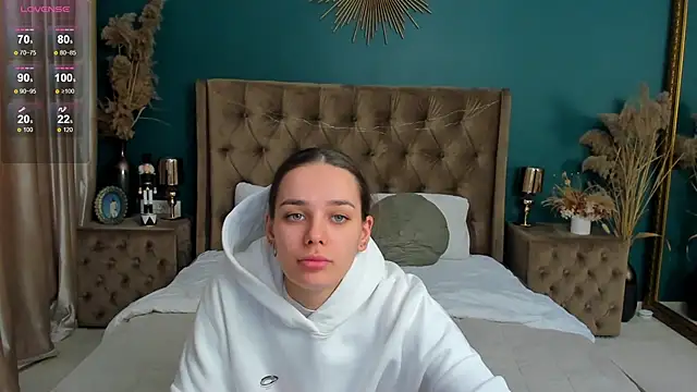 AprilWong online show from February 2025 06:06:02 AM