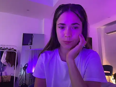 Snapshot of Mika_Miller chatting on September 2025 05:42:01 AM Mika Miller online show from September 2025 05:42:01 AM