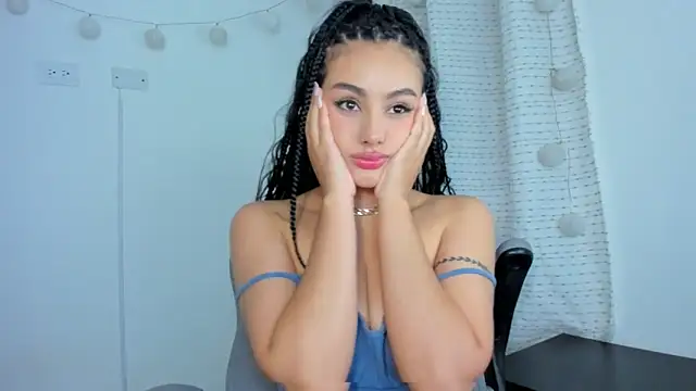 julia strauns online show from January 2025 05:14:01 AM