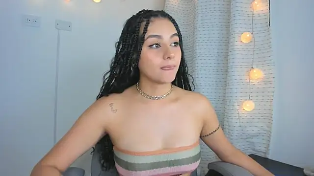 julia strauns online show from January 2025 08:32:02 AM