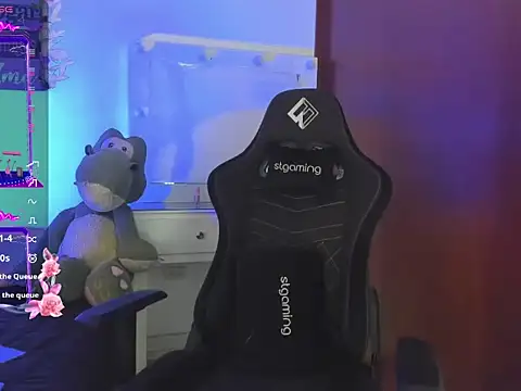 Snapshot of maika28 chatting on April 2026 01:29:02 PM maika28 online show from April 2026 01:29:02 PM