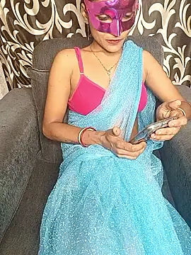 REVA DARLING online show from June 2026 07:00:01 AM