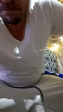 Snapshot of Davo84123 chatting on November 2025 05:17:01 AM Davo84123 online show from November 2025 05:17:01 AM