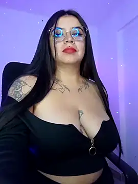 Snapshot of Devilsweet17 chatting on February 2025 12:51:01 AM Devilsweet17 online show from February 2025 12:51:01 AM