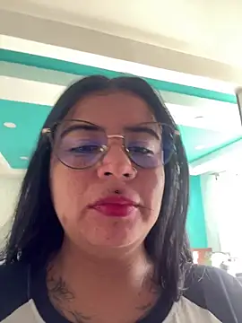 Snapshot of Devilsweet17 chatting on March 2025 04:41:01 PM Devilsweet17 online show from March 2025 04:41:01 PM