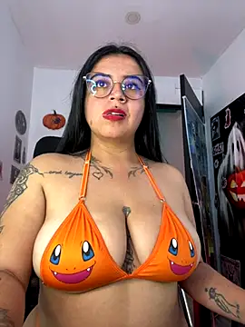 Snapshot of Devilsweet17 chatting on October 2025 07:01:02 PM Devilsweet17 online show from October 2025 07:01:02 PM