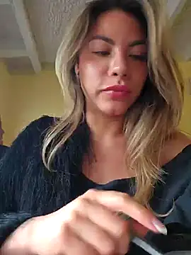 Snapshot of Karen_San_Miguel chatting on October 2025 06:46:02 PM Karen San Miguel online show from October 2025 06:46:02 PM