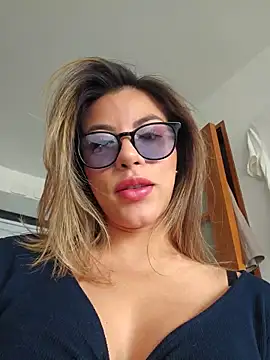 Snapshot of Karen_San_Miguel chatting on November 2025 07:46:02 PM Karen San Miguel online show from November 2025 07:46:02 PM