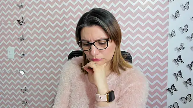 Amie Adams82  online show from February 2025 08:03:02 PM