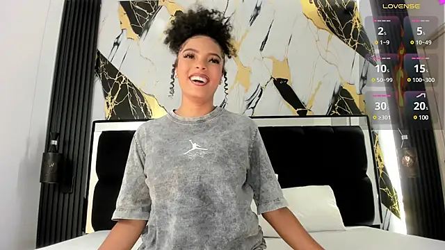 Snapshot of katalella_hot1 chatting on January 2025 03:43:01 AM katalella hot1 online show from January 2025 03:43:01 AM